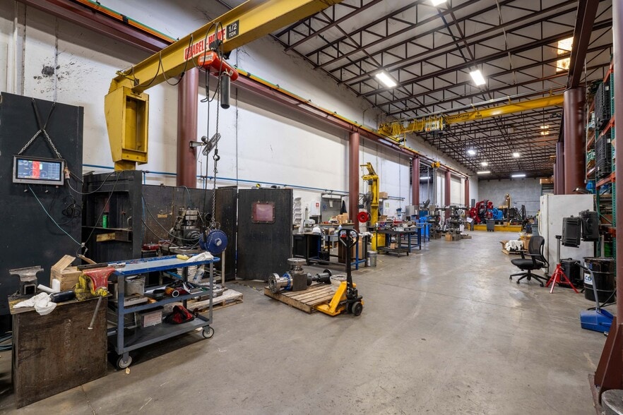 More Photos Of 10600 W Sam Houston Pky N, Houston Warehouse For Lease
