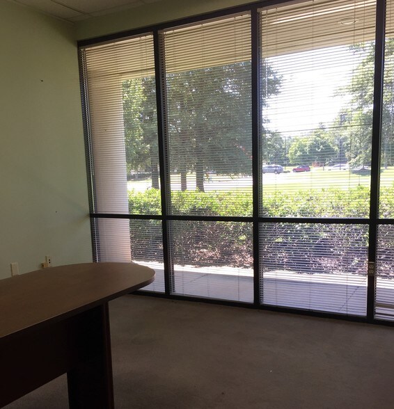 More Photos Of 895 Martin Rd, Huntsville Flex For Sale