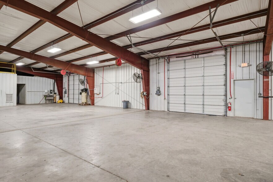 More Photos Of 4122 Hwy 90 Alt, Altair Light Distribution For Lease