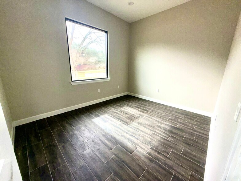 More Photos Of 4220 Cartwright Rd, Missouri City Medical For Sale