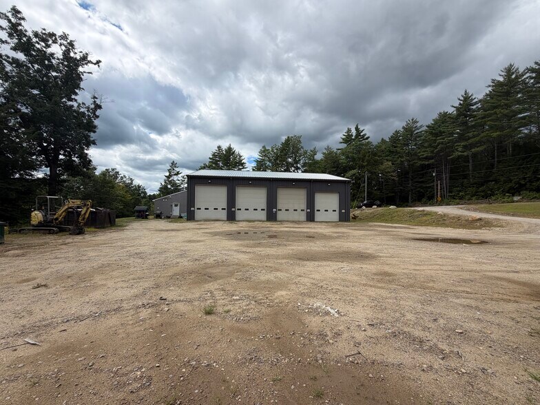 More Photos Of 237 N Bennington Rd, Bennington Flex For Sale
