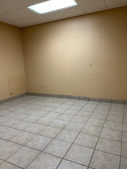 More Photos Of 600 S Red River Expy, Burkburnett Medical For Sale