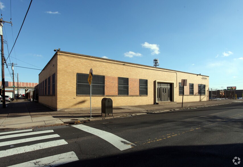 More Photos Of 2501 S Front St, Philadelphia Office For Lease