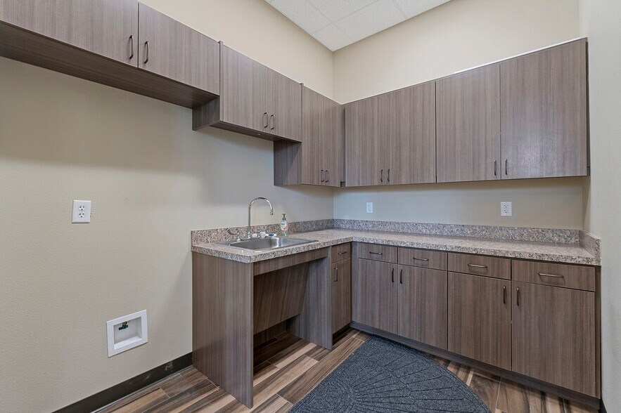 More Photos Of 4315 Windsor Centre Trl, Flower Mound Office For Lease