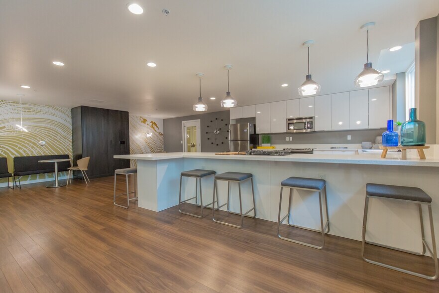 More Photos Of 1250 E Burnside St, Portland Apartments For Lease