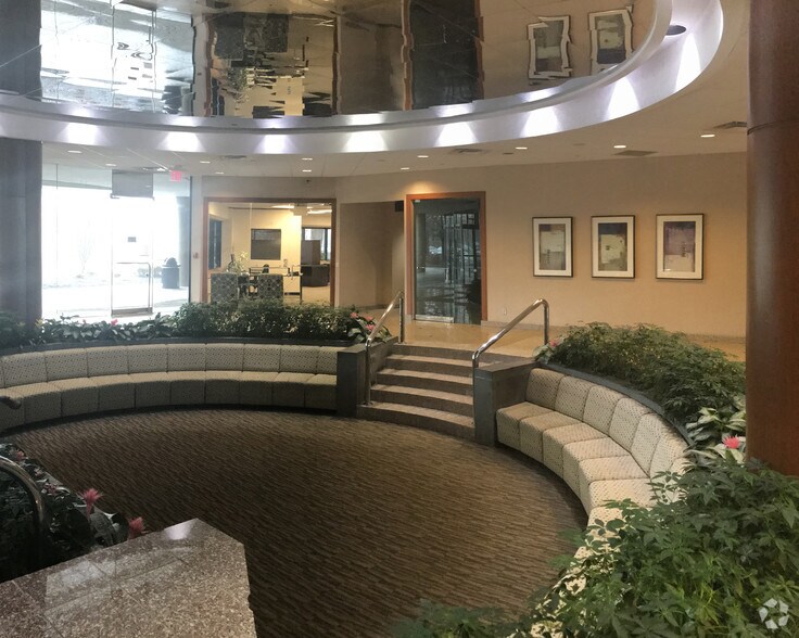 More Photos Of 1105 Schrock Rd, Columbus Office For Lease