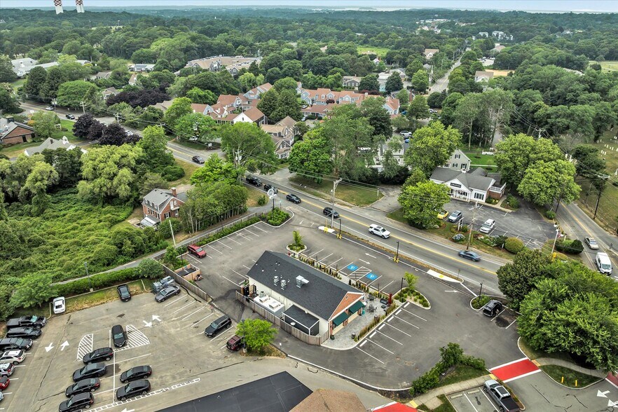 More Photos Of 859 Main St, Chatham Freestanding For Sale