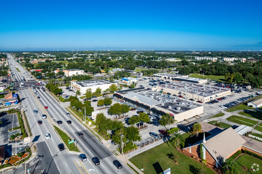 More Photos Of 1001-1015 W Vine St, Kissimmee Unknown For Lease