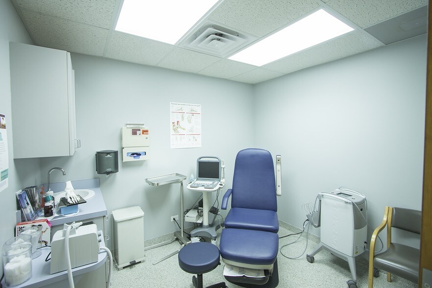 More Photos Of 7319-7321 W North Ave, River Forest Medical For Sale