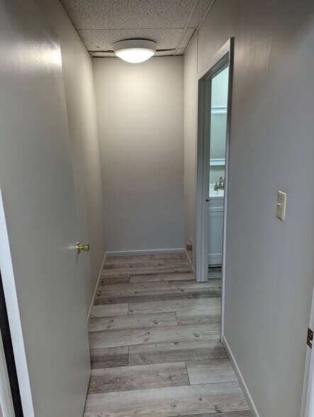 More Photos Of 535 S Emporia St, Wichita Flex For Lease