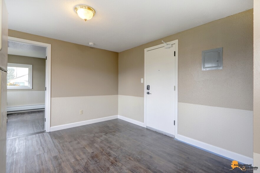 More Photos Of 1335 Hyder St, Anchorage Apartments For Sale