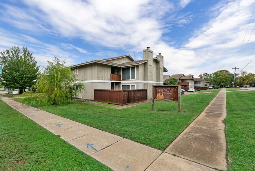 More Photos Of 2401 S 50th St, Fort Smith Apartments For Sale