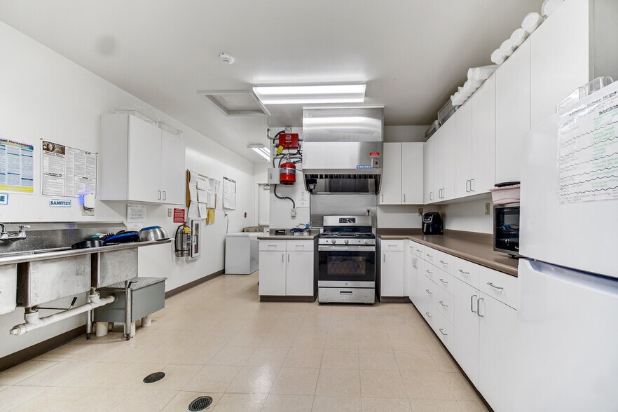 More Photos Of 7525 Taft St, Merrillville Religious Facility For Sale