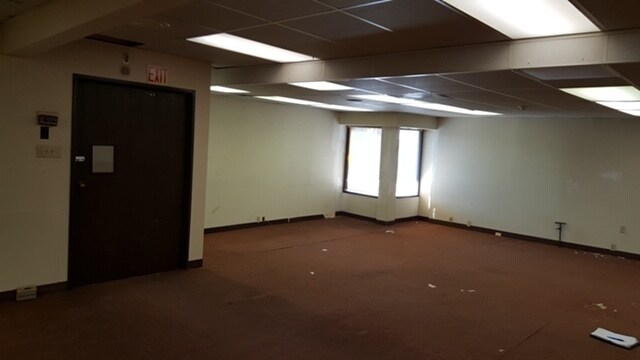 More Photos Of 8626 Wilbur Ave, Northridge Warehouse For Lease
