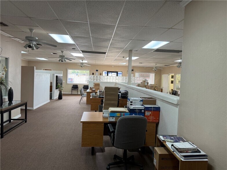 More Photos Of 2765 Highway 95, Bullhead City Office For Lease