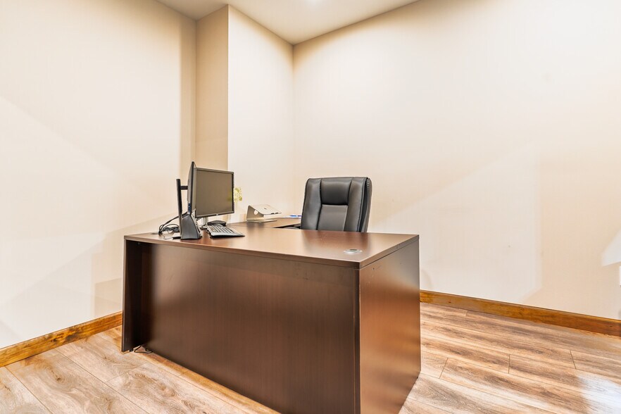 More Photos Of 430 Commerce Ln, West Berlin Showroom For Sale