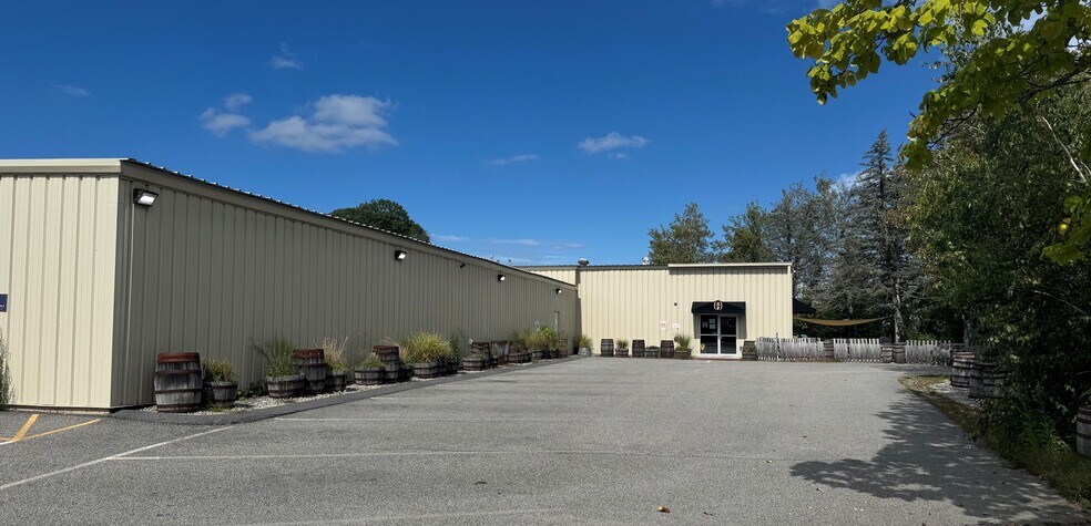 More Photos Of 95 Woodrock Rd, Weymouth Warehouse For Lease