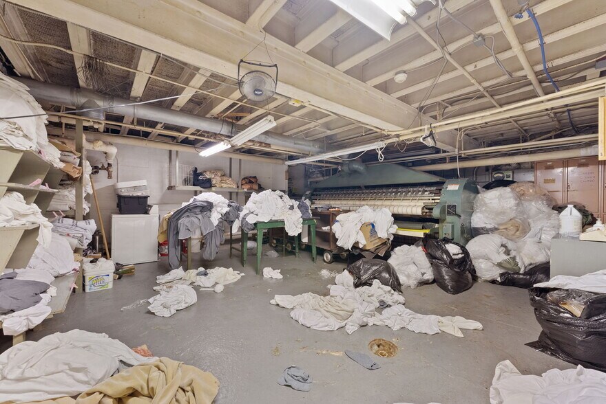 More Photos Of 36 W 4th St, Dubuque Hotel For Sale