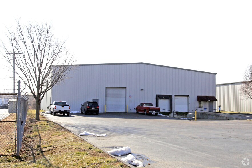More Photos Of 148 NW Northwest Industrial Ct, Bridgeton Warehouse For Lease