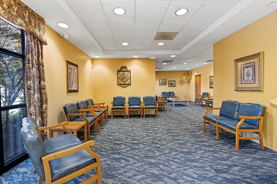 More Photos Of 202 Overland Dr, Greenwood Medical For Sale