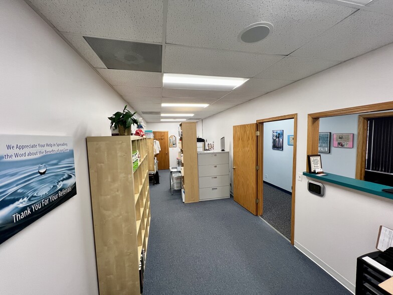 More Photos Of 500 Park Ave, Lake Villa Warehouse For Sale