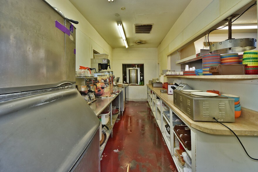 More Photos Of 3731 SE 15th St, Del City General Retail For Sale