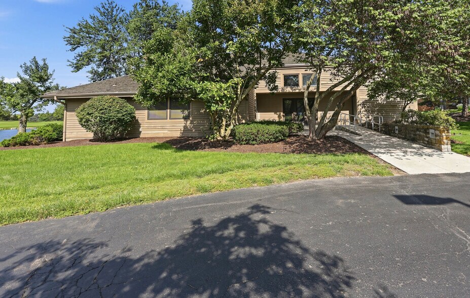 More Photos Of 6100 Memorial Dr, Dublin Medical For Sale