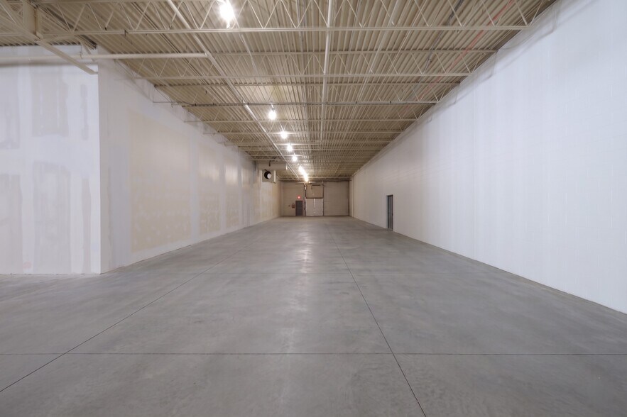 More Photos Of 890-896 S Main St, Centerville Storefront For Sale
