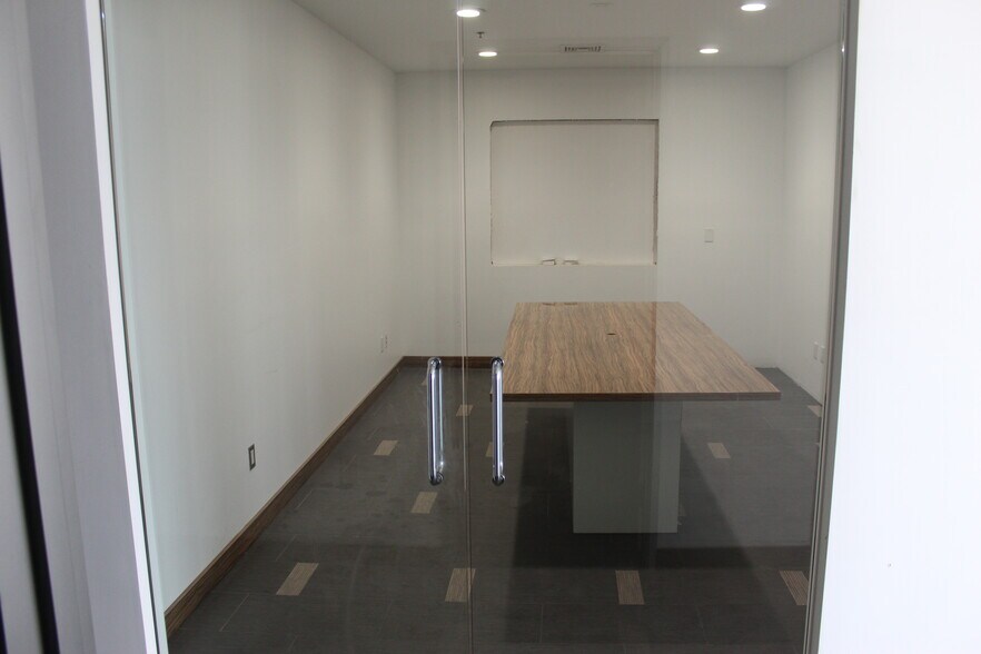 More Photos Of 2919 N Lamb Blvd, Las Vegas Warehouse For Lease