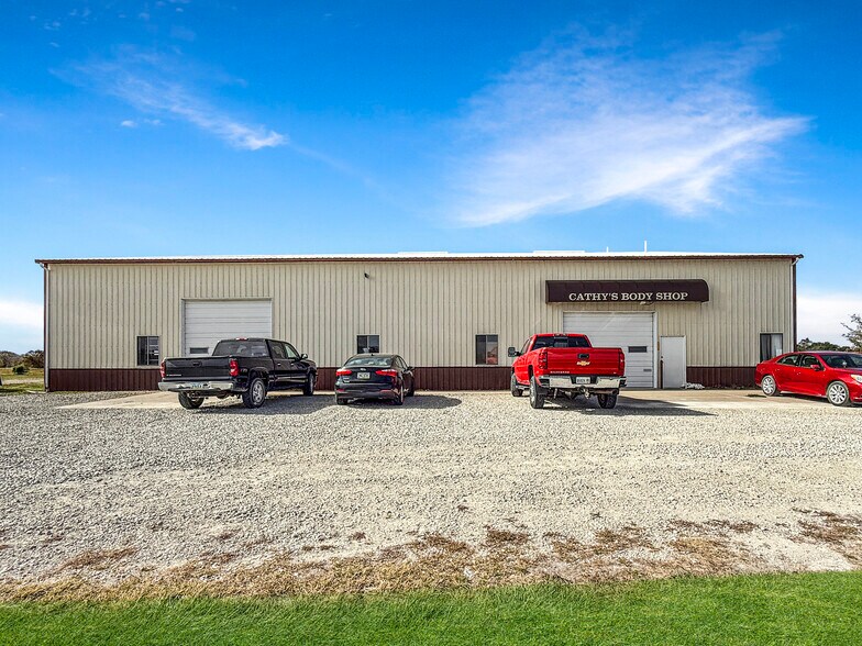 Primary Photo Of 2326 N Main St, Osceola Auto Repair For Sale