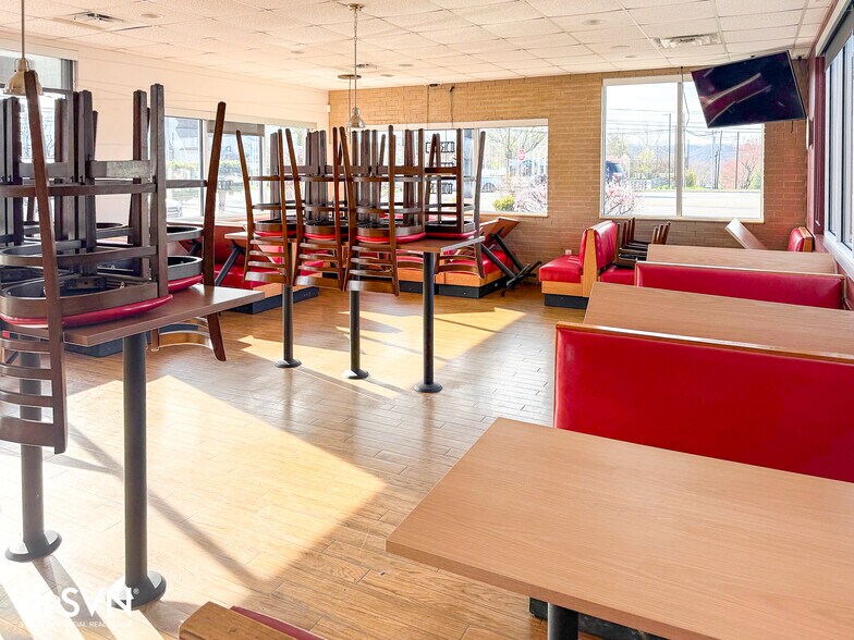 More Photos Of 638 Chestnut St, Berea Freestanding For Sale