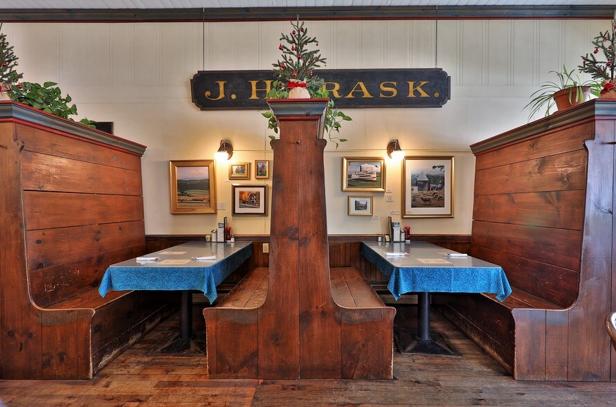 More Photos Of 55 N Main St, Rochester Restaurant For Sale