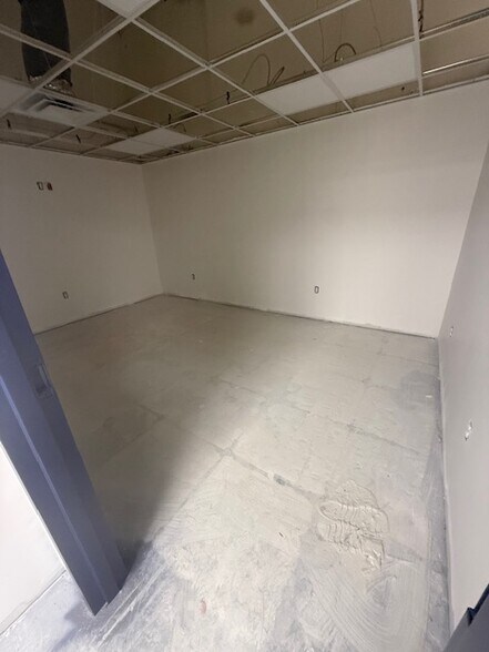 More Photos Of 12618-12620 E 31st St, Tulsa Freestanding For Sale