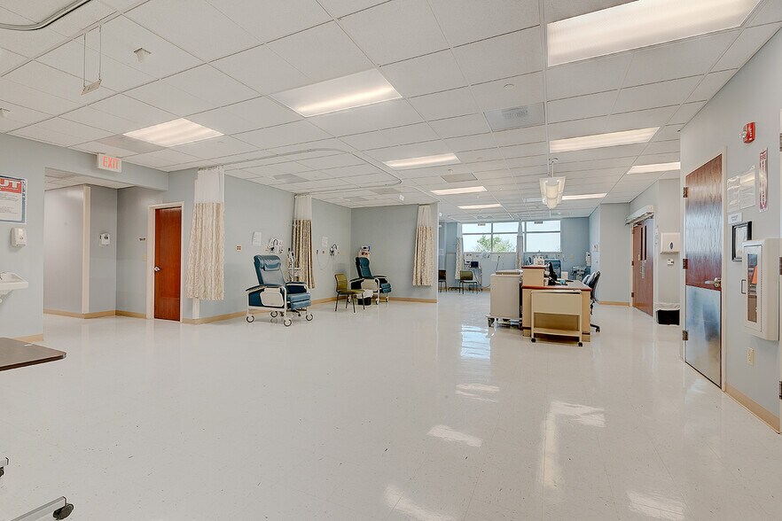 More Photos Of 855 Lehigh Ave, Union Township Office For Lease