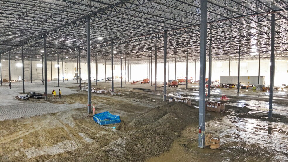 More Photos Of 32-34 Patriot Way, East Fishkill Manufacturing For Lease