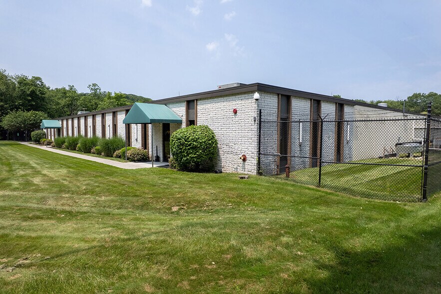 More Photos Of 55 Old Ridgebury Rd, Danbury Research And Development For Lease