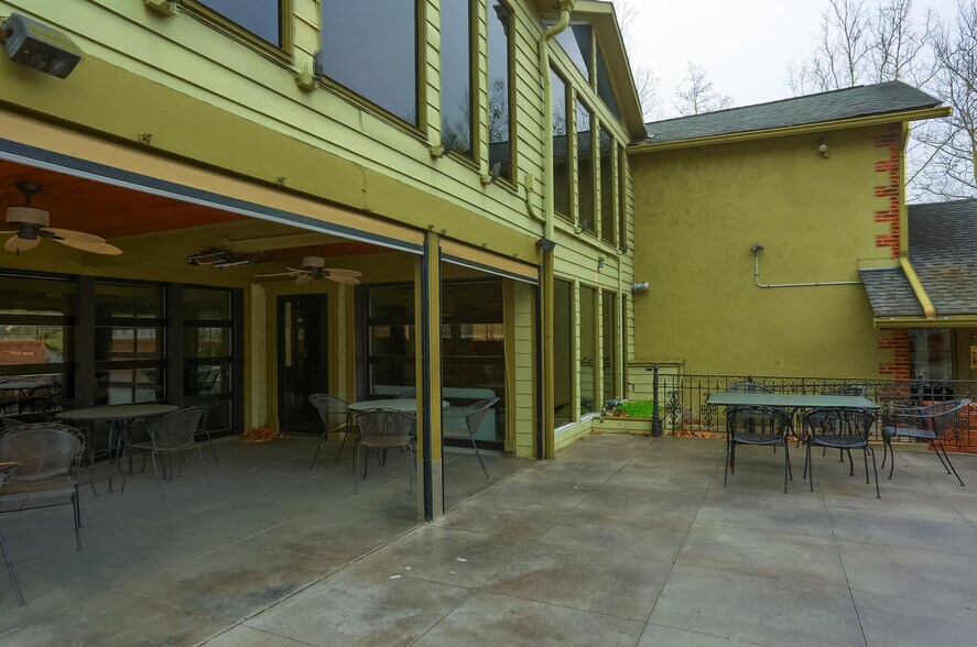 More Photos Of 634 Camp Horne Rd, Pittsburgh General Retail For Sale