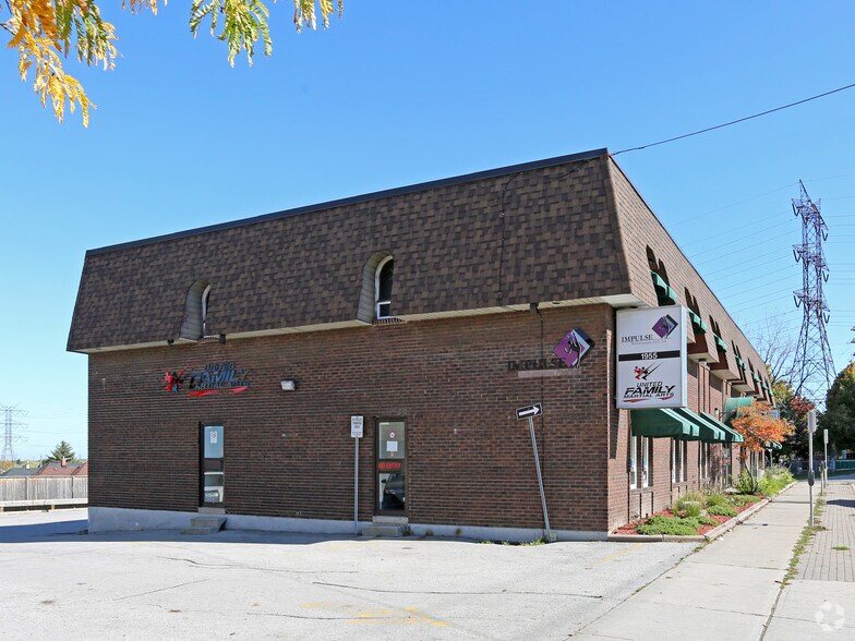 More Photos Of 1955 King St E, Hamilton Medical For Lease