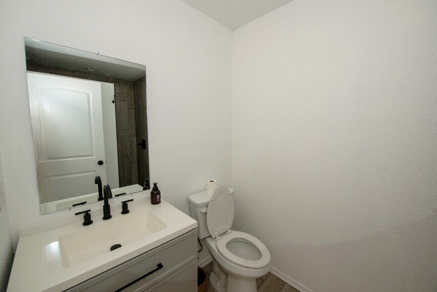 More Photos Of 440 Interstate 30 W, Mount Vernon Land For Sale