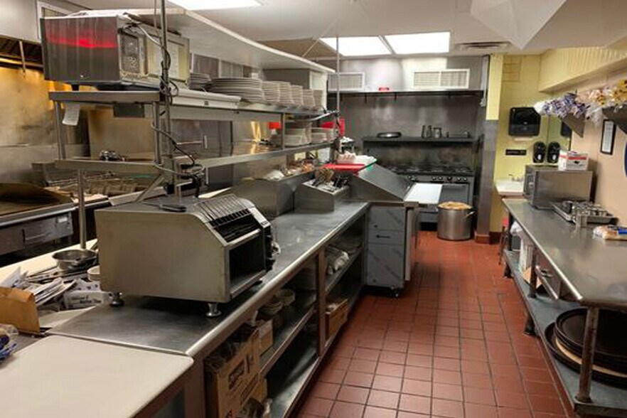 More Photos Of 1565 Marion-Waldo Rd, Marion General Retail For Sale