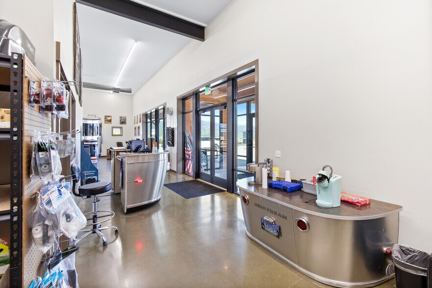 More Photos Of 22 Rorke rd, Etna General Retail For Sale