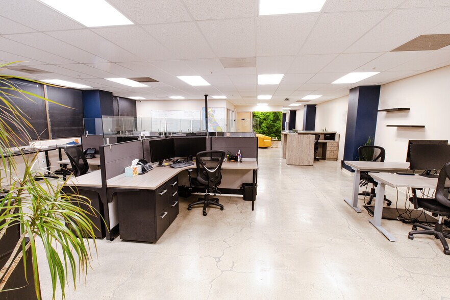 More Photos Of 3355 E Spring St, Long Beach Office For Lease