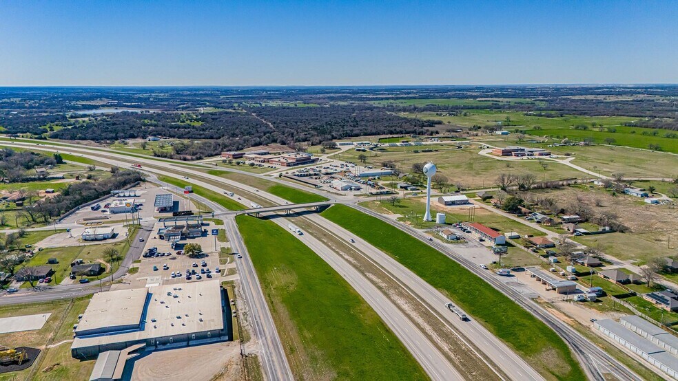 More Photos Of 1157 W Bypass 287, Alvord Specialty For Sale