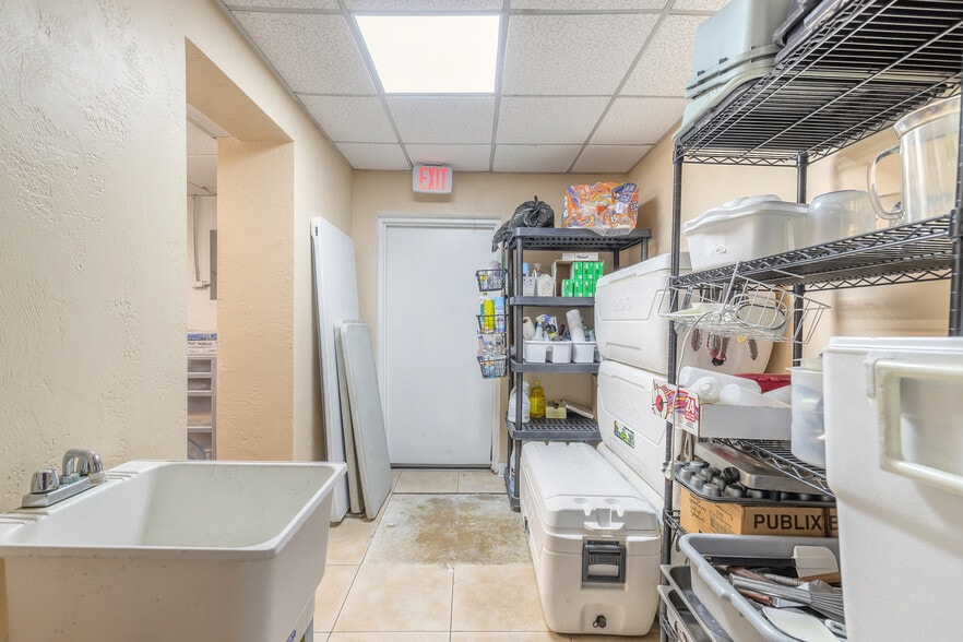 More Photos Of 258 Riverside Dr, Daytona Beach Storefront Retail Office For Sale