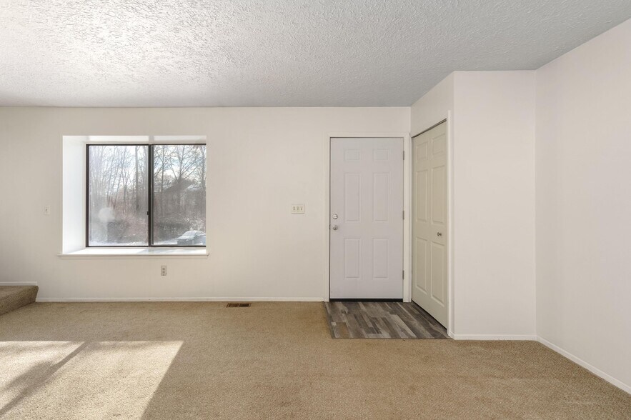 More Photos Of 223 Summit Rdg, White Lake Apartments For Sale