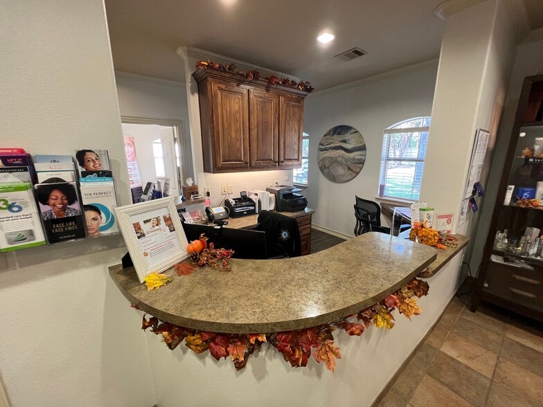 More Photos Of 2800 William D Tate Ave, Grapevine Medical For Lease