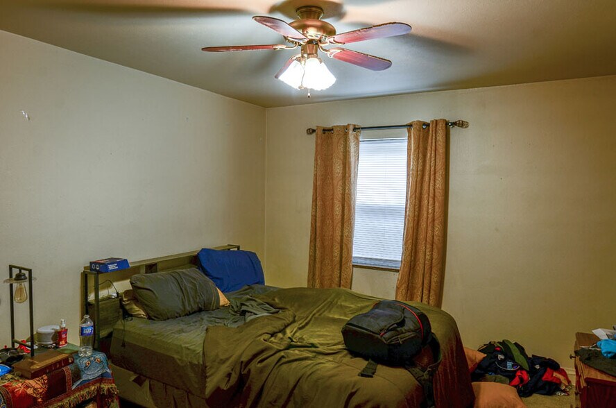 More Photos Of 211 4th Ave, South Charleston Apartments For Sale