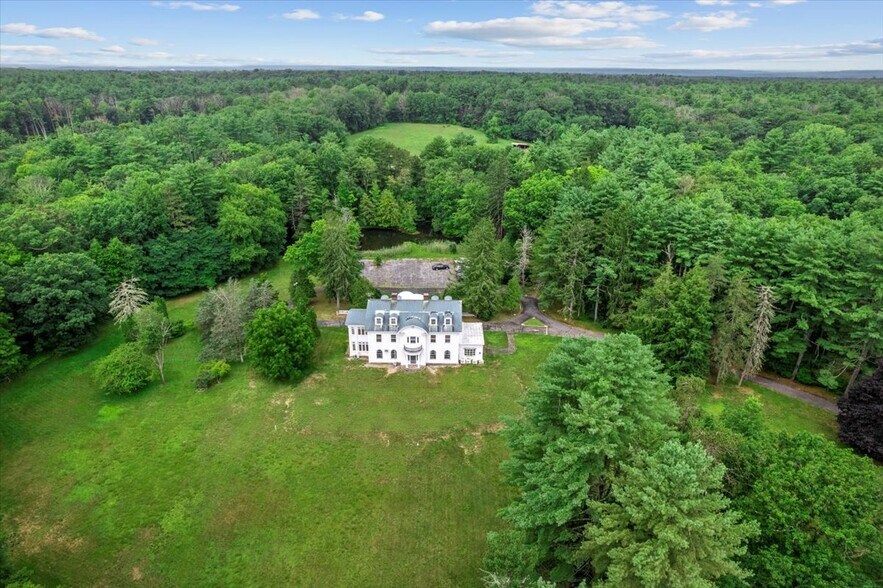 More Photos Of 2255 Ballston Ave, Saratoga Springs General Retail For Sale