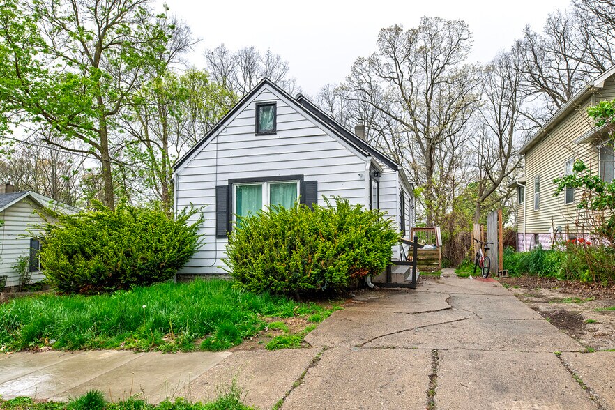 More Photos Of , Lansing Multifamily For Sale