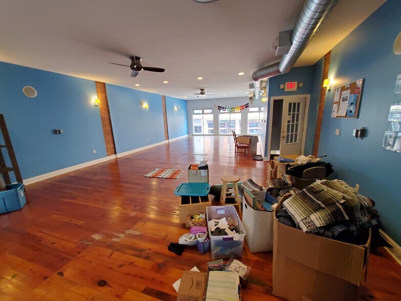 More Photos Of 1506 E Carson St, Pittsburgh General Retail For Sale